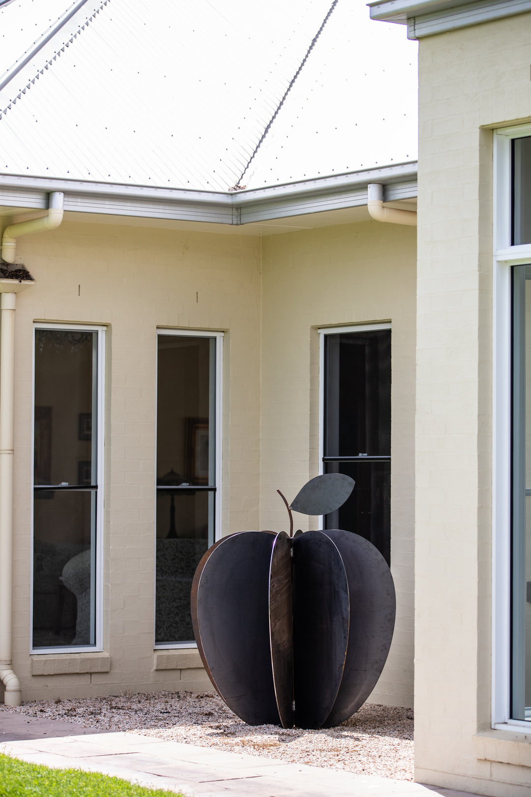 Garden Art – The Rusty Pot